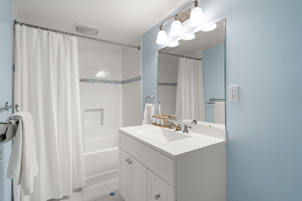 42 Sheridan Road Wellesley, MA 02481 - Photo 24 of 35 Gallery Image 24