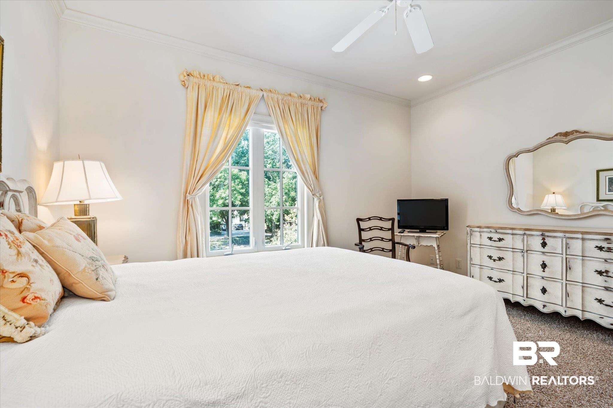 3963 Wimbledon Park Mobile, AL 36608 - Photo 41 of 51 Bedroom featuring ceiling fan, carpet floors, and crown molding