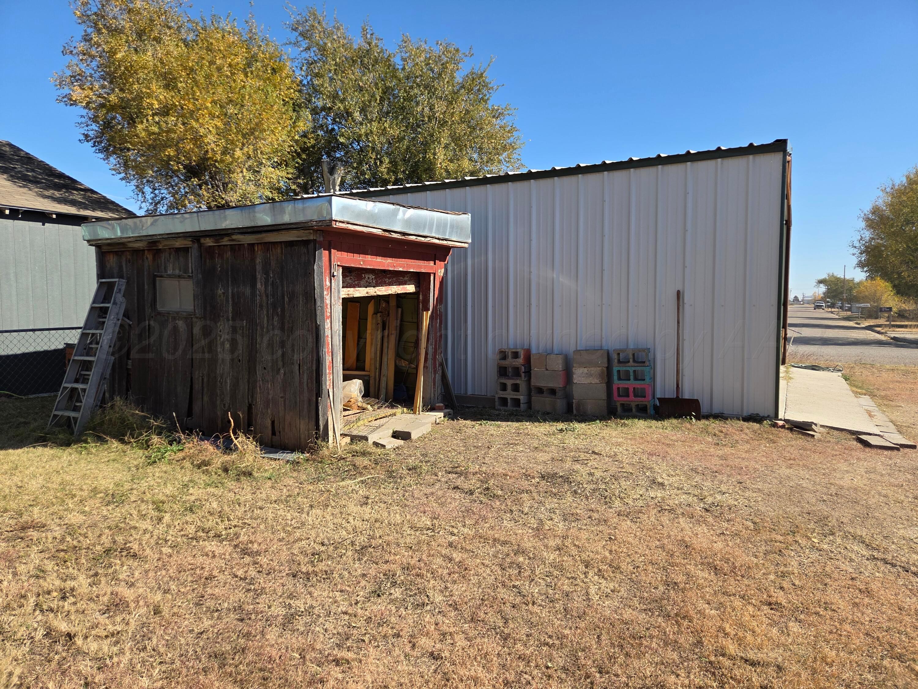 414 South Cedar Street Perryton, TX 79070 - Photo 5 of 47 414 S Cedar St - Sharon Cramer 010