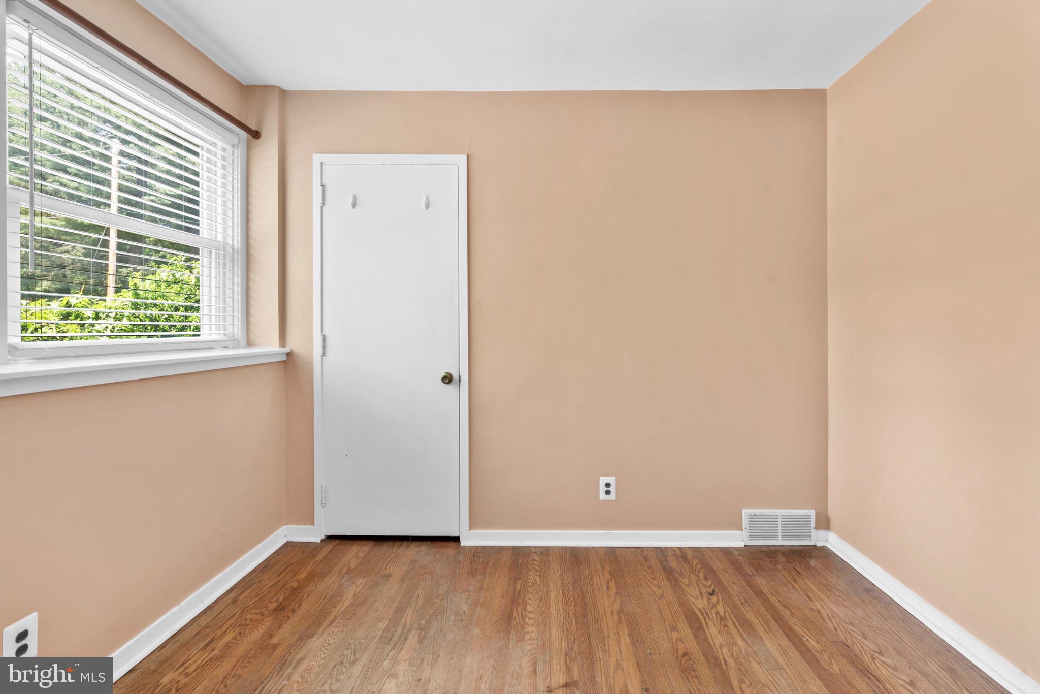 1457 Meetinghouse Road Warminster, PA 18974 - Photo 14 of 30 Bright and inviting blank canvas room.