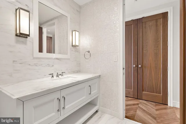 $1,799,900 | 300 International Drive, Unit 1904, Baltimore, MD 21202