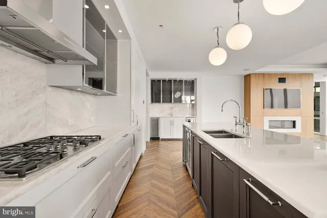 $1,799,900 | 300 International Drive, Unit 1904, Baltimore, MD 21202