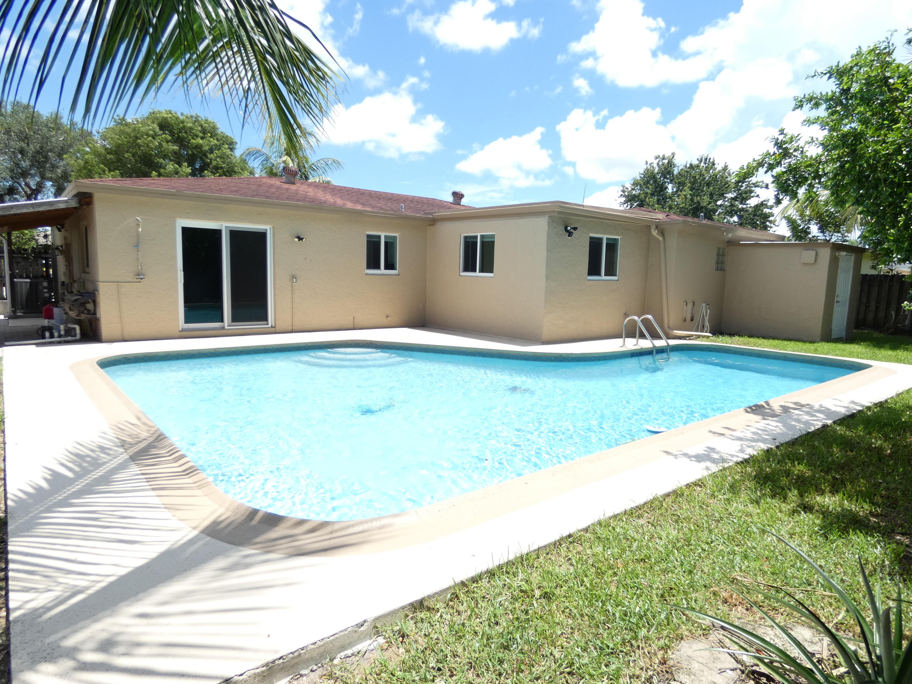 10680 Emperor Street Boca Raton, FL 33428 - Photo 13 of 24 Private pool