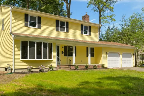 $679,000 | 5 Knapton Street, Barrington, RI 02806