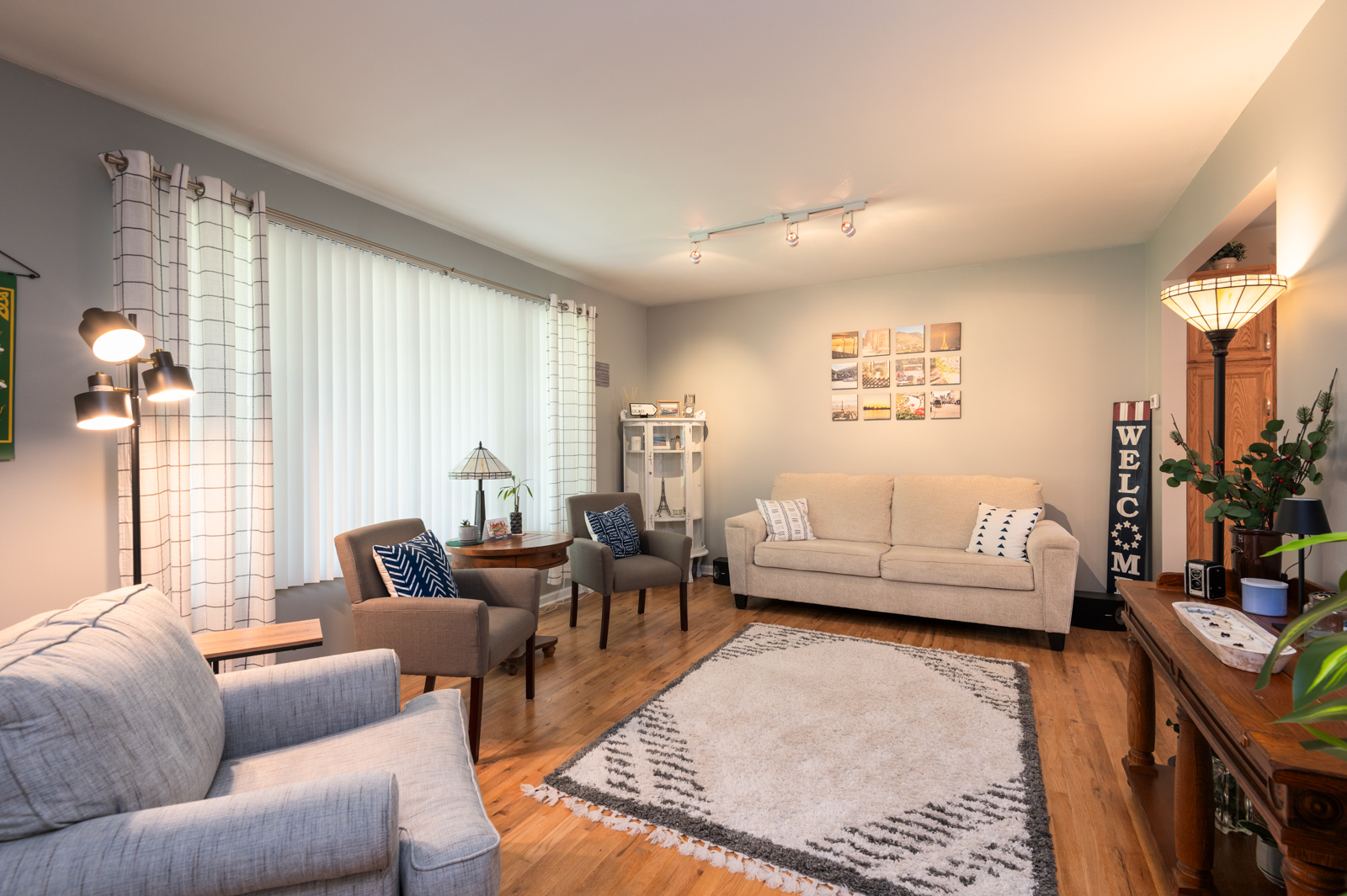 1650 Fender Road Naperville, IL 60565 - Photo 4 of 42 Gallery Image 4