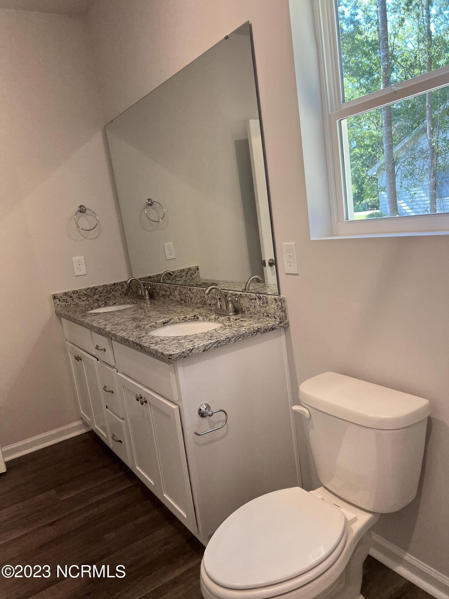 535 Greenmoss Road Southport, NC 28461 - Photo 5 of 9 Primary Bath