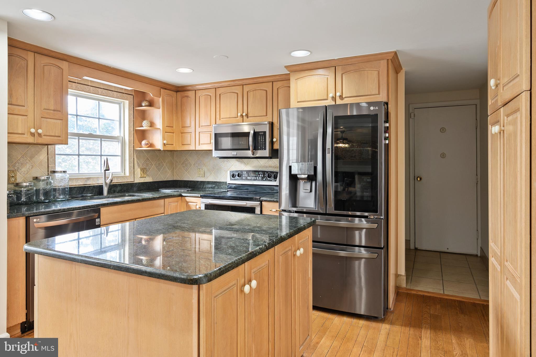 16010 Edgewood Drive Dumfries, VA 22025 - Photo 15 of 85 Updated kitchen with gas.