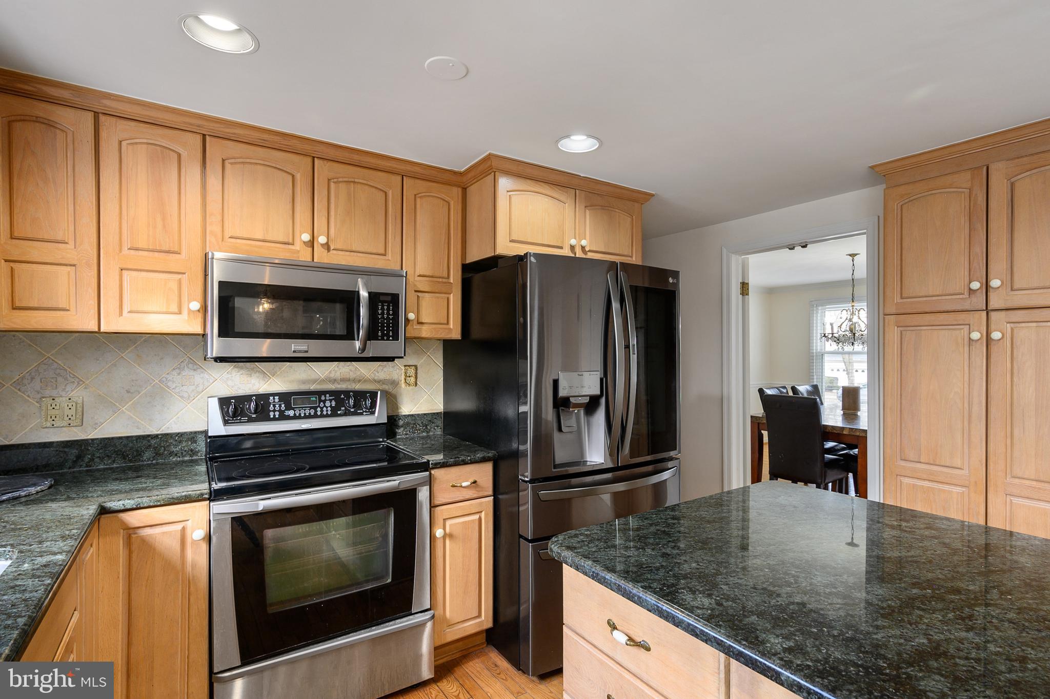 16010 Edgewood Drive Dumfries, VA 22025 - Photo 21 of 85 Stainless steel appliances