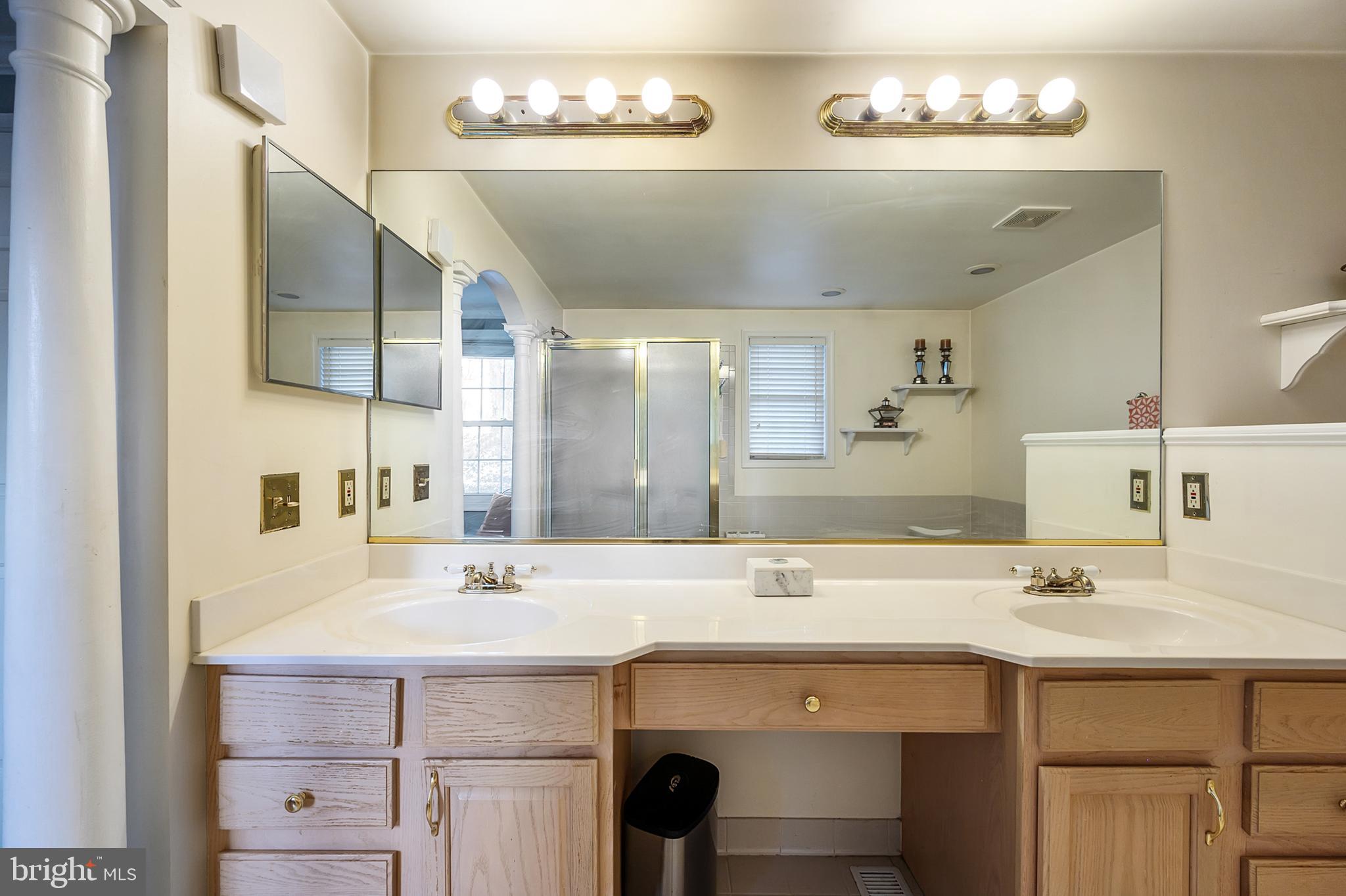 16010 Edgewood Drive Dumfries, VA 22025 - Photo 45 of 85 Double vanities and a jacuzzi tub