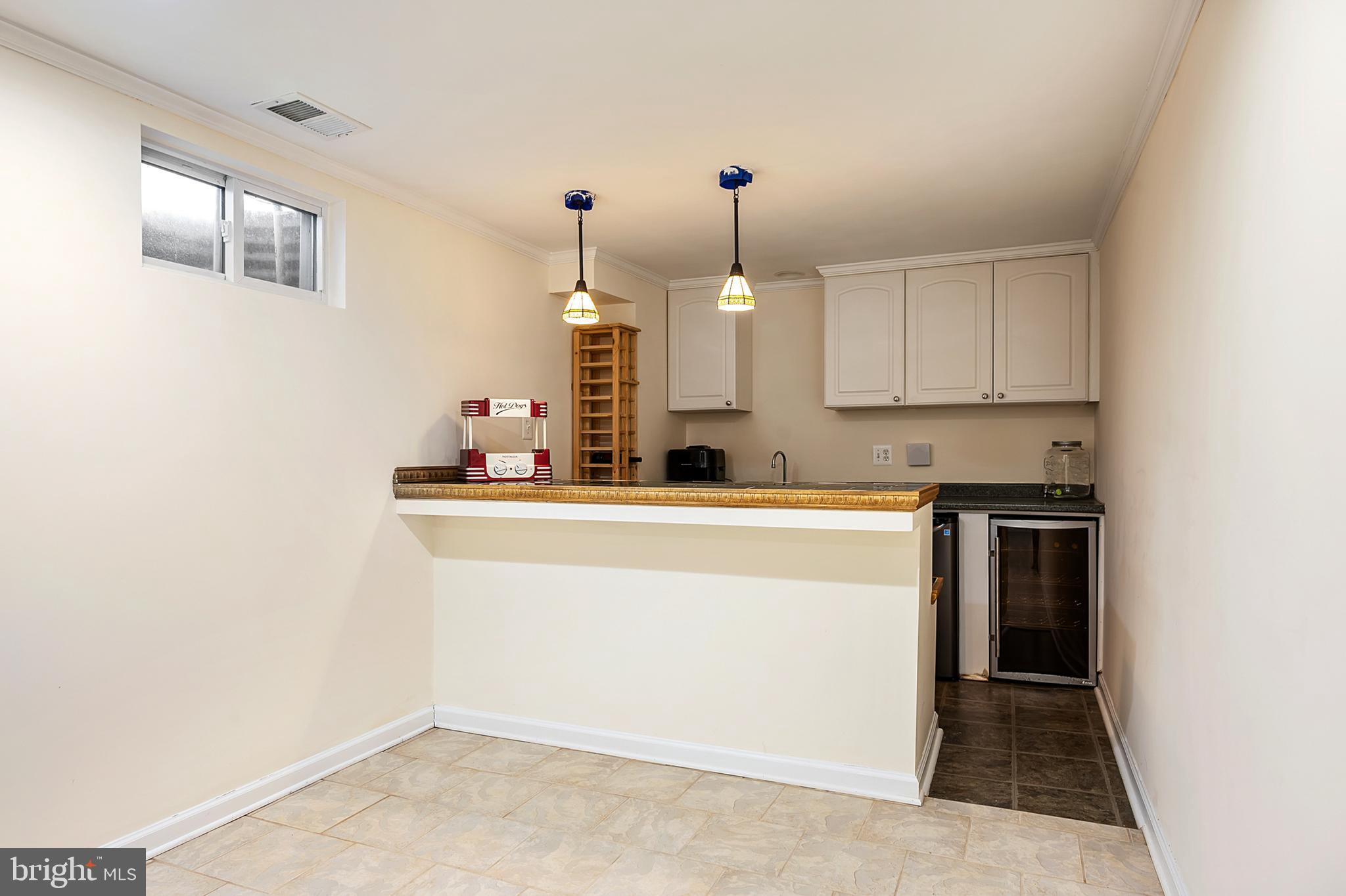 16010 Edgewood Drive Dumfries, VA 22025 - Photo 62 of 85 Wet bar