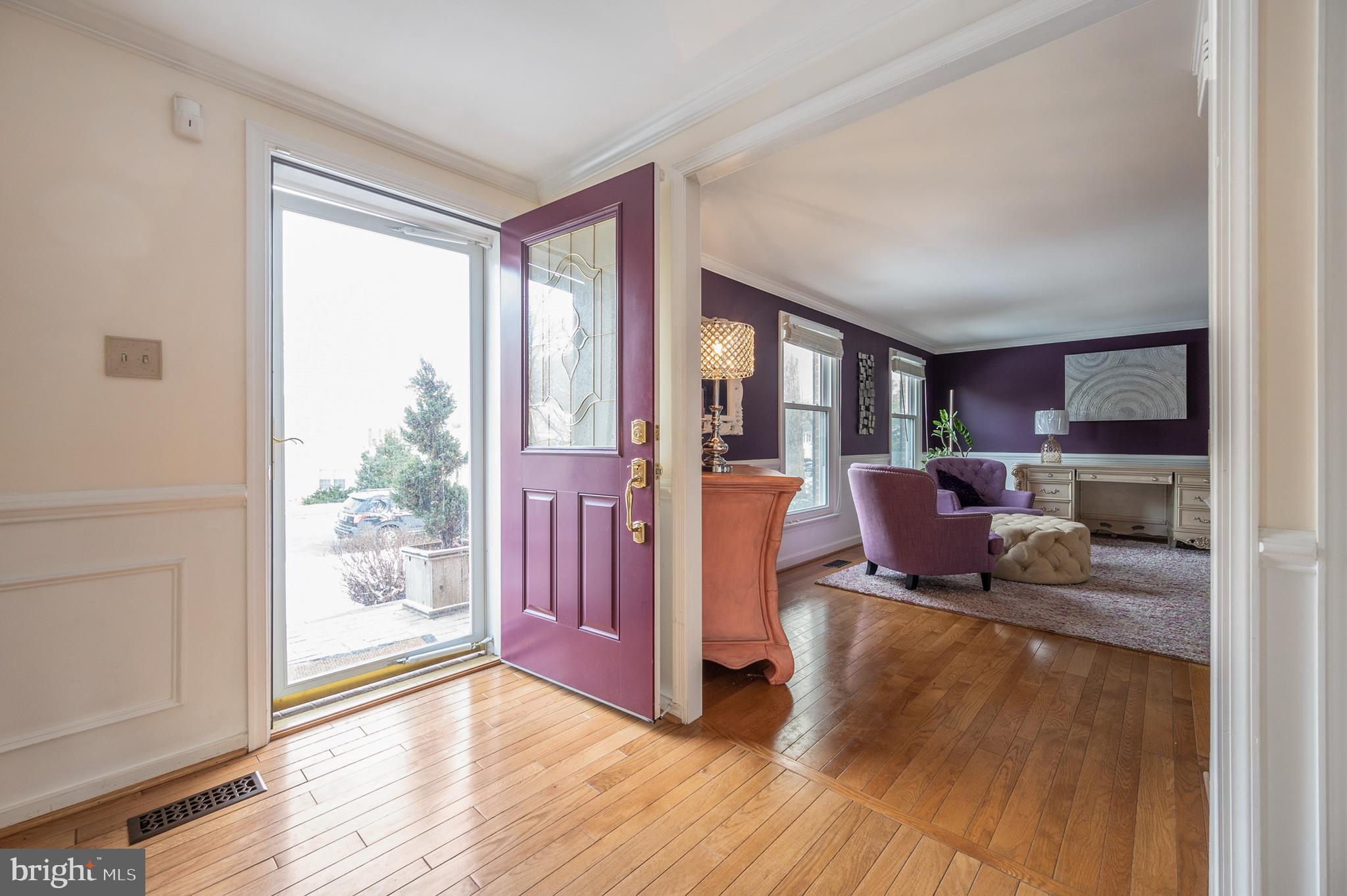 16010 Edgewood Drive Dumfries, VA 22025 - Photo 10 of 85 Warm, welcoming foyer greets you!