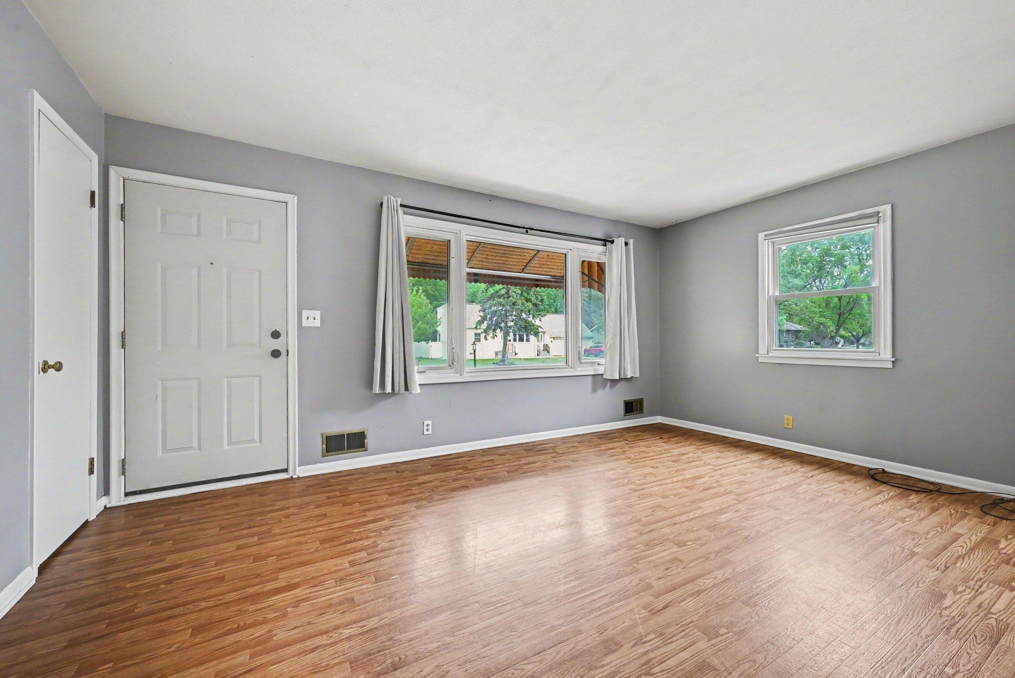 5422 Madison Street Northeast Minneapolis, MN 55421 - Photo 5 of 35