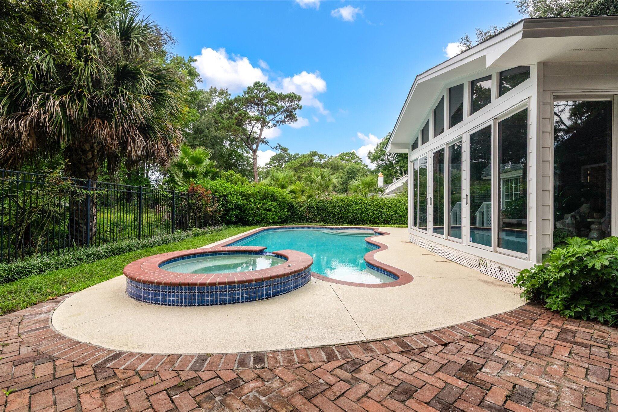 975 Harbortowne Road Charleston, SC 29412 - Photo 50 of 63 65-975 Harbortowne_e_Lowcountry_Exposure
