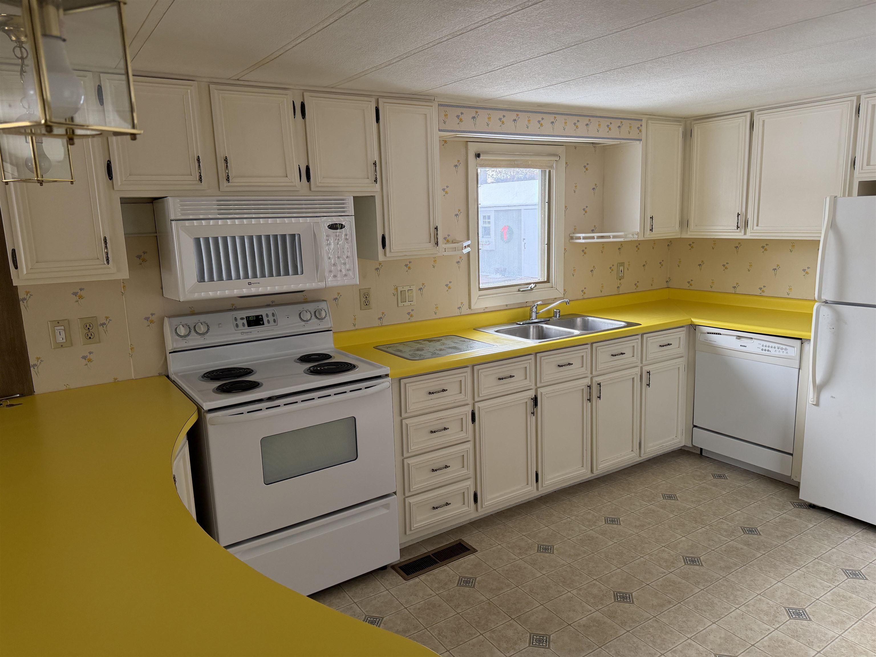 47 Scott Avenue Seabrook, NH 03874 - Photo 4 of 20