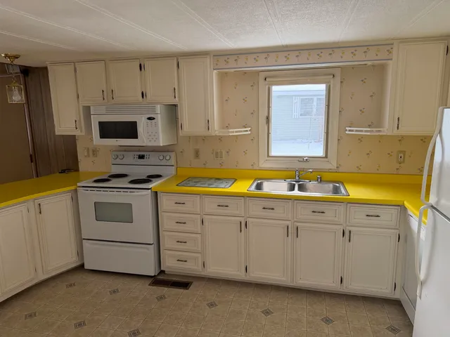 $239,900 | 47 Scott Avenue, Seabrook, NH 03874