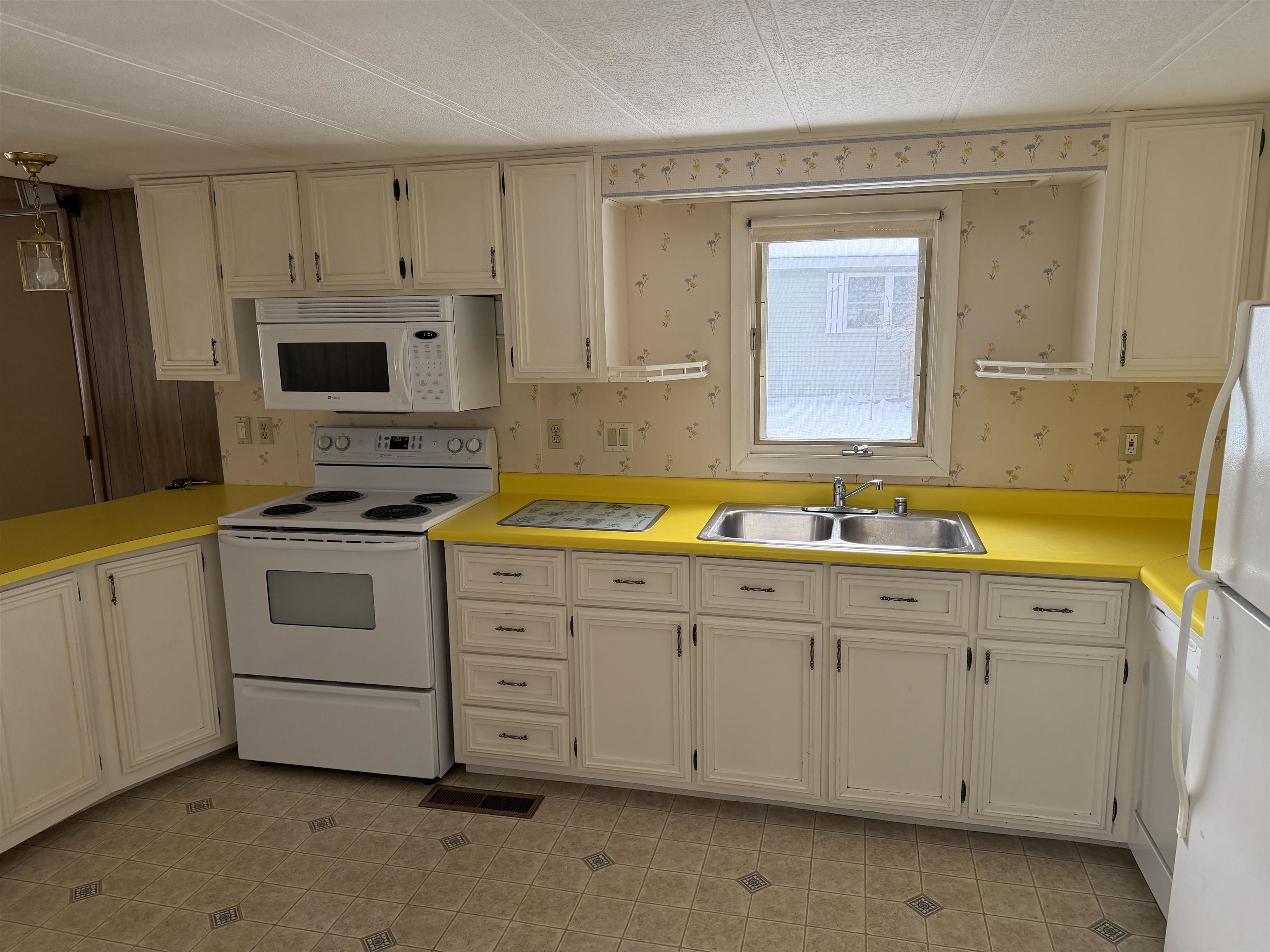 47 Scott Avenue Seabrook, NH 03874 - Photo 5 of 20