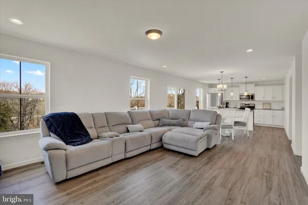 $459,900 | 18016 Dave Anne Circle, Stewartstown, PA 17363