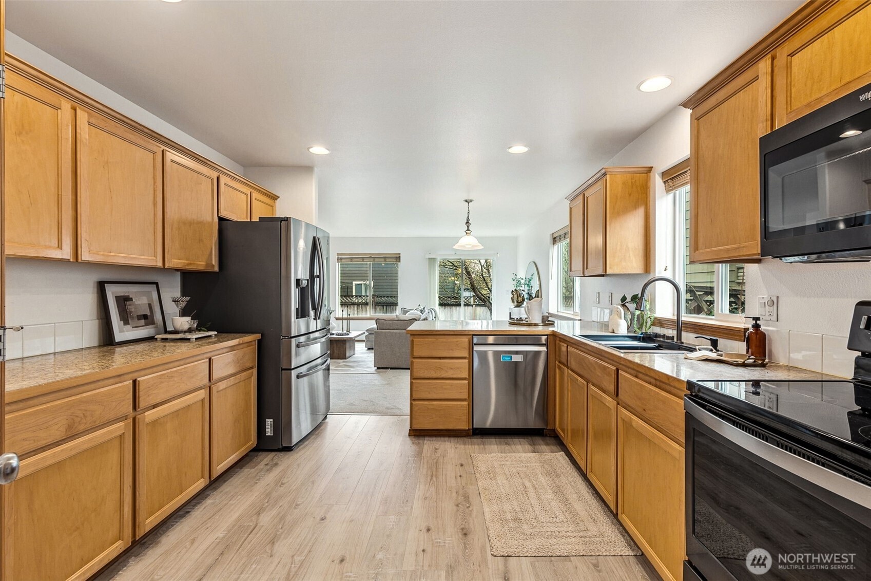 6644 Axis Street Southeast Lacey, WA 98513 - Photo 8 of 37 Gallery Image 8