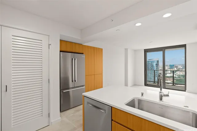 $3,175 | 1388 Kapiolani Boulevard, Unit 3804, Honolulu, HI 96814