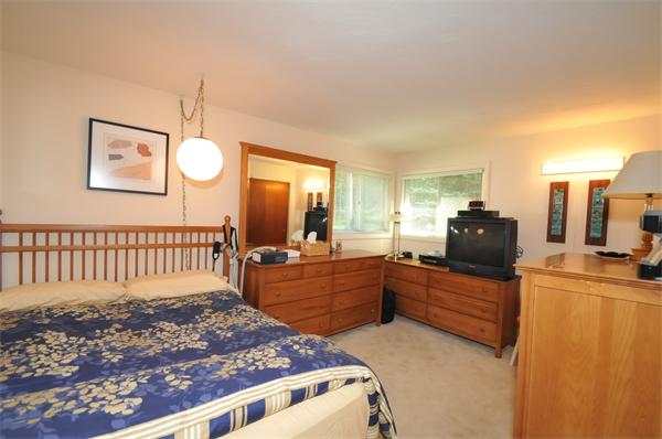 21 Woodward Road Framingham, MA 01701 - Photo 14 of 28 Gallery Image 14