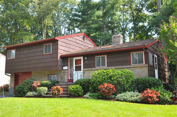 21 Woodward Road Framingham, MA 01701 - Photo 2 of 28 Gallery Image 2