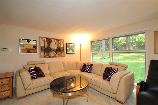 21 Woodward Road Framingham, MA 01701 - Photo 4 of 28 Gallery Image 4