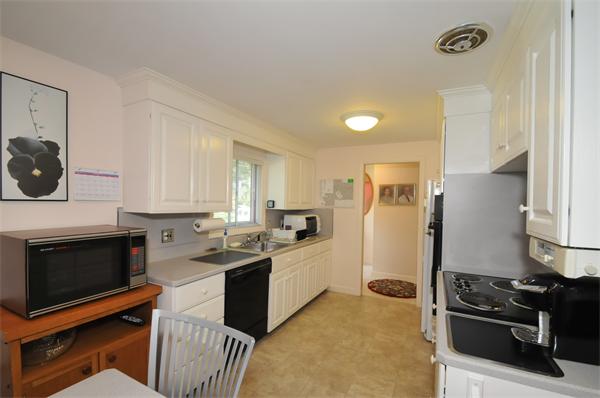 21 Woodward Road Framingham, MA 01701 - Photo 10 of 28 Gallery Image 10