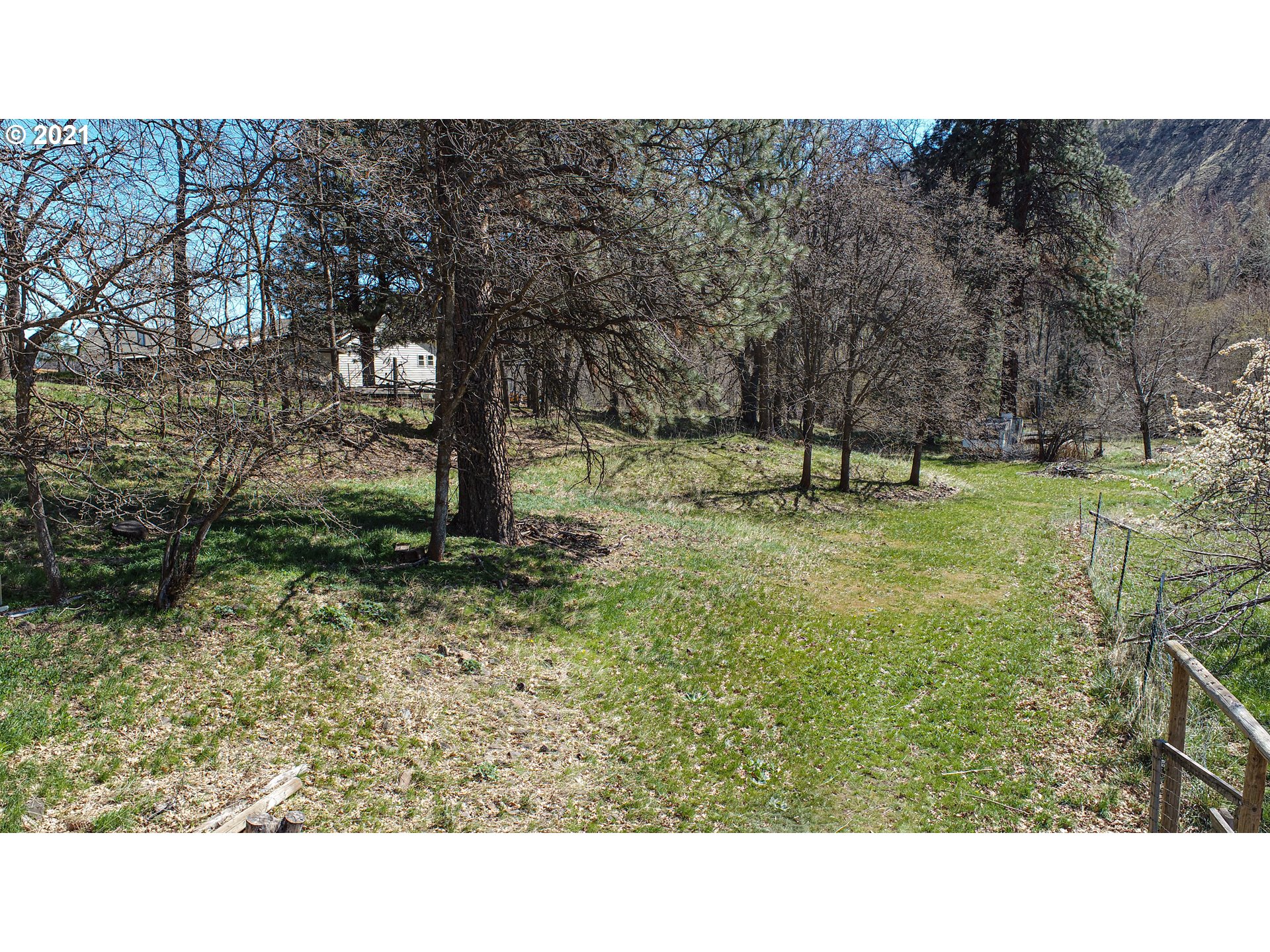 80788 Shadybrook Road Tygh Valley, OR 97063 - Photo 12 of 29 Gallery Image 12
