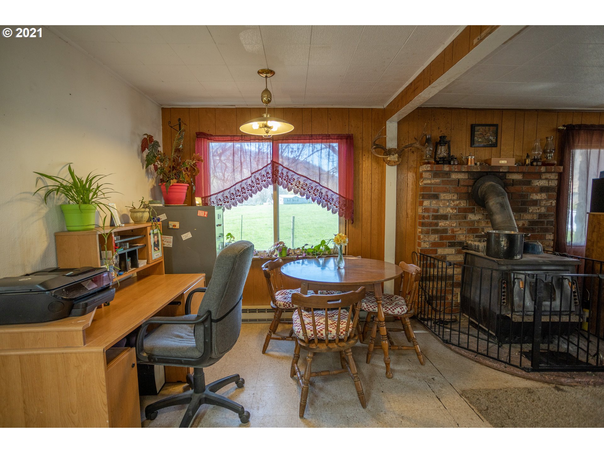 80788 Shadybrook Road Tygh Valley, OR 97063 - Photo 16 of 29 Gallery Image 16