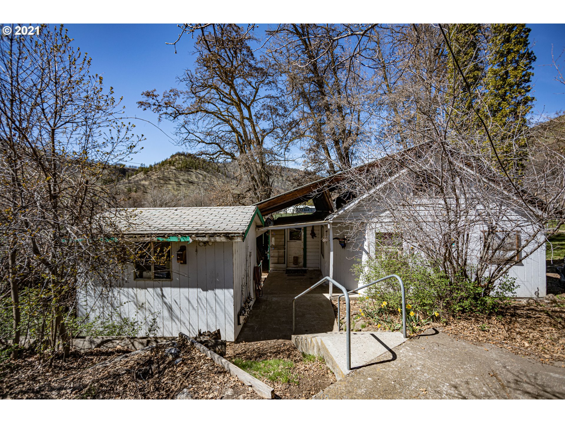 80788 Shadybrook Road Tygh Valley, OR 97063 - Photo 5 of 29 Gallery Image 5