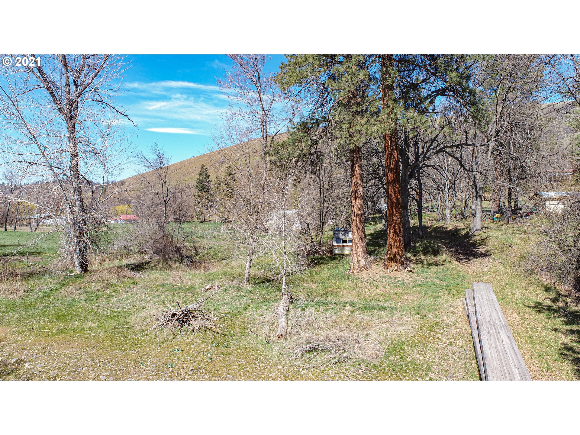 80788 Shadybrook Road Tygh Valley, OR 97063 - Photo 7 of 29 Gallery Image 7