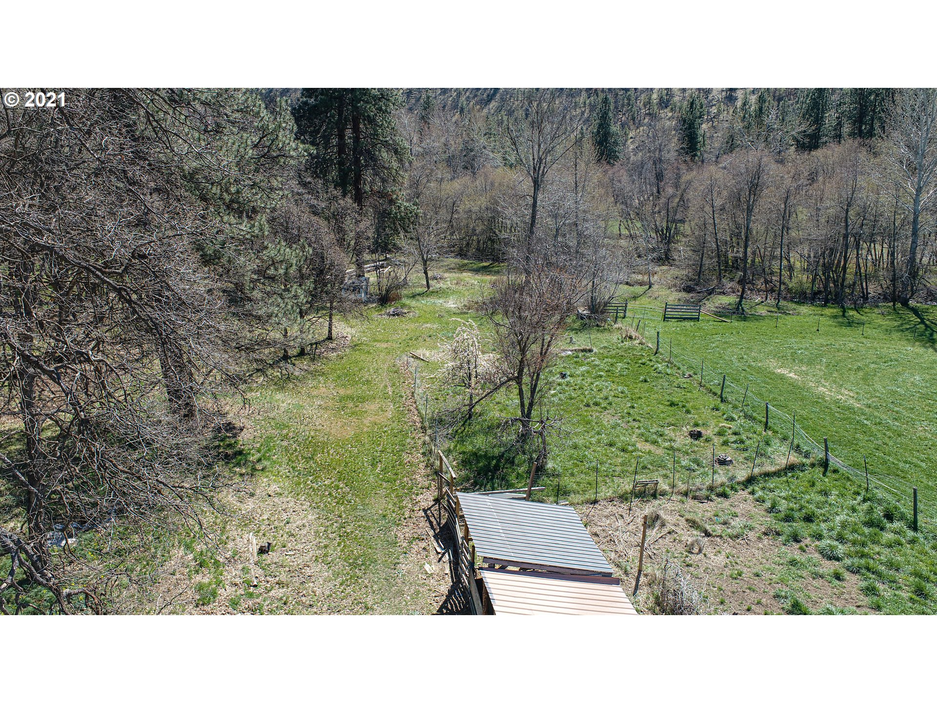 80788 Shadybrook Road Tygh Valley, OR 97063 - Photo 9 of 29 Gallery Image 9