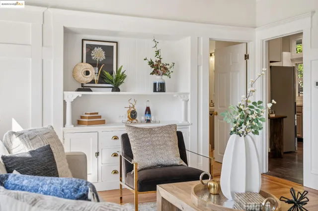 $995,000 | 4949 Coronado Avenue, Oakland, CA 94618