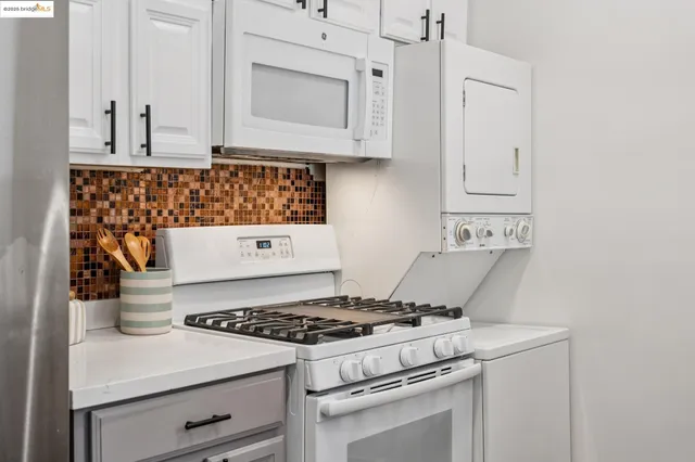 $995,000 | 4949 Coronado Avenue, Oakland, CA 94618