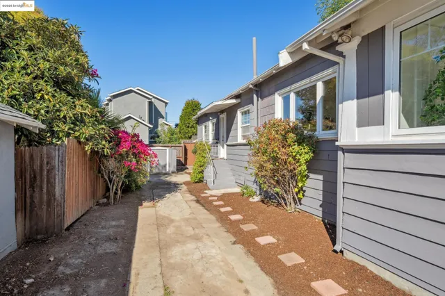 $995,000 | 4949 Coronado Avenue, Oakland, CA 94618