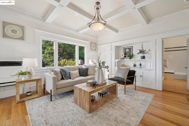 $995,000 | 4949 Coronado Avenue, Oakland, CA 94618