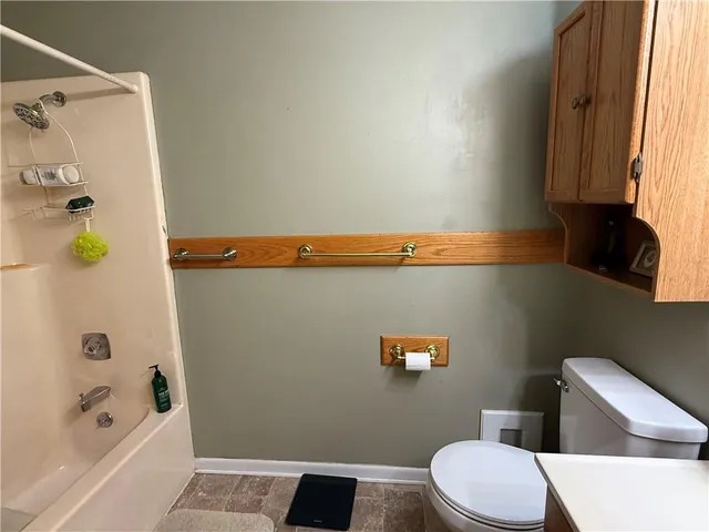 $199,000 | 402 Longstreet Drive, Pineville, LA 71360