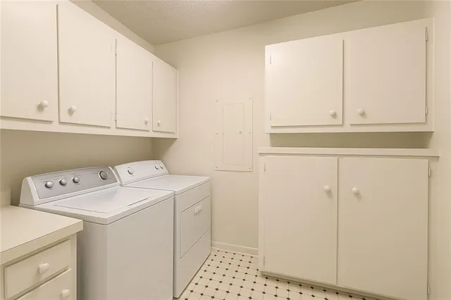 $199,000 | 402 Longstreet Drive, Pineville, LA 71360