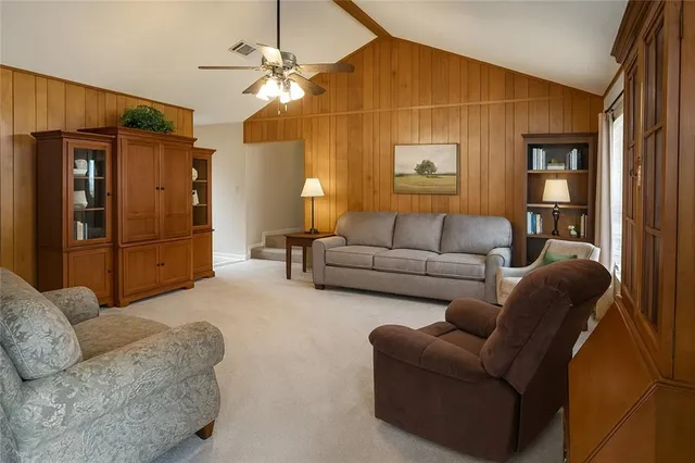 $199,000 | 402 Longstreet Drive, Pineville, LA 71360