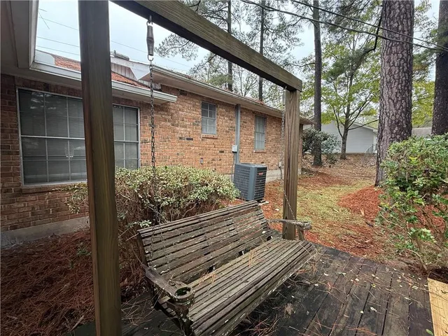 $199,000 | 402 Longstreet Drive, Pineville, LA 71360