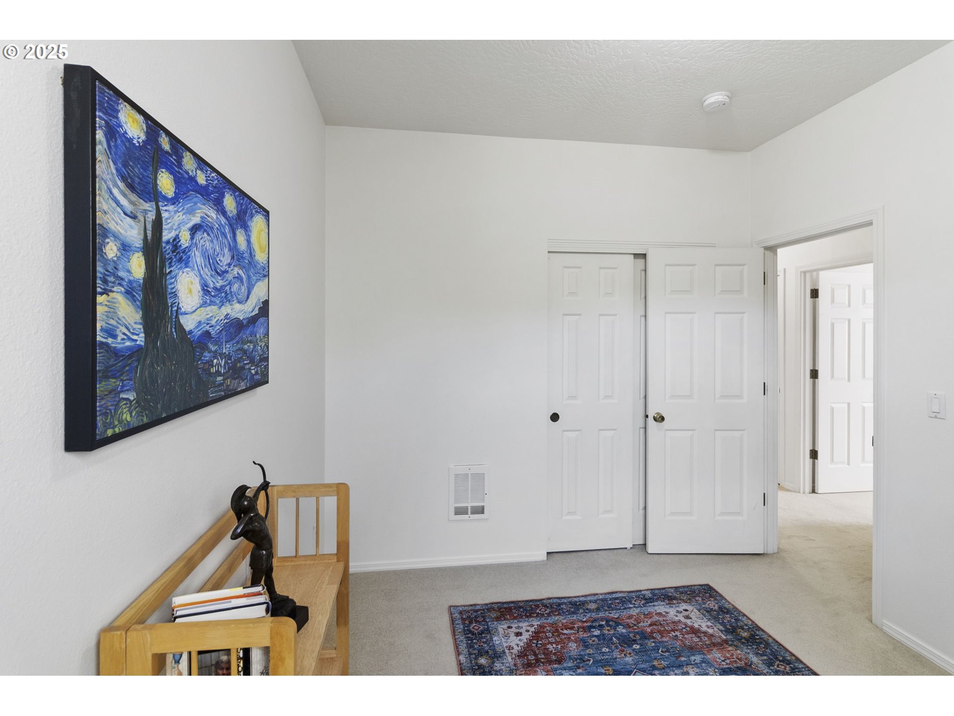 2175 Kelsey Lane Eugene, OR 97402 - Photo 19 of 27 a view of an empty room