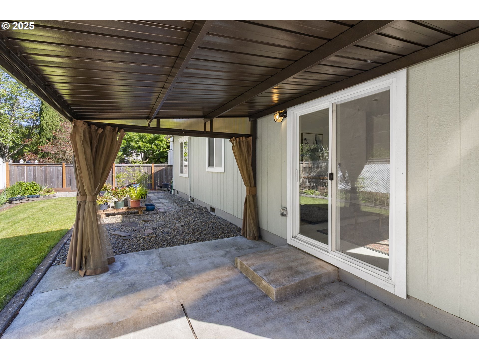 2175 Kelsey Lane Eugene, OR 97402 - Photo 23 of 27 a view of a porch