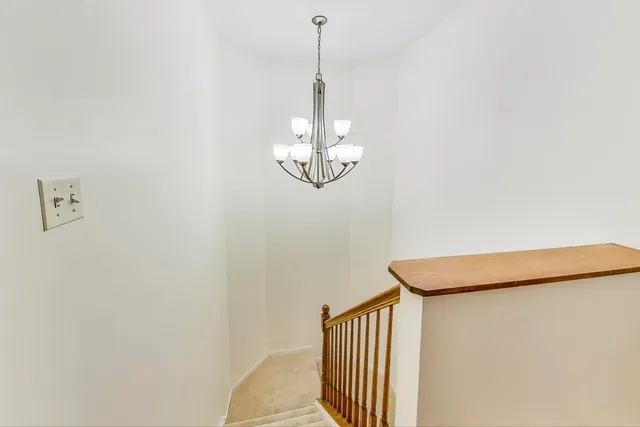 $377,900 | 4 Haverton Court, Streamwood, IL 60107