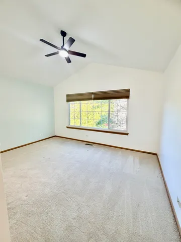 $377,900 | 4 Haverton Court, Streamwood, IL 60107