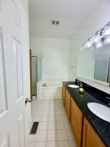 $377,900 | 4 Haverton Court, Streamwood, IL 60107