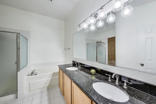 $377,900 | 4 Haverton Court, Streamwood, IL 60107