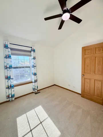 $377,900 | 4 Haverton Court, Streamwood, IL 60107