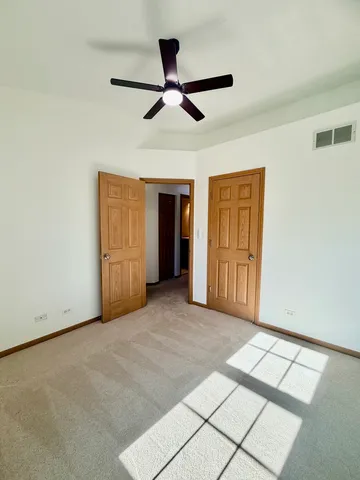 $377,900 | 4 Haverton Court, Streamwood, IL 60107