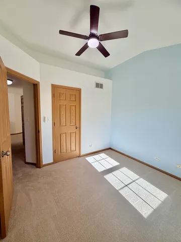 $377,900 | 4 Haverton Court, Streamwood, IL 60107