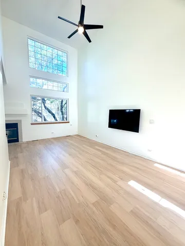 $377,900 | 4 Haverton Court, Streamwood, IL 60107